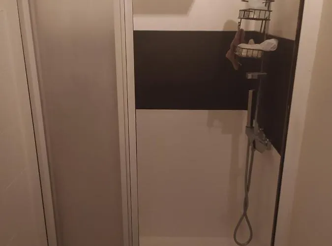 Private Room In Shared Apartment דירה