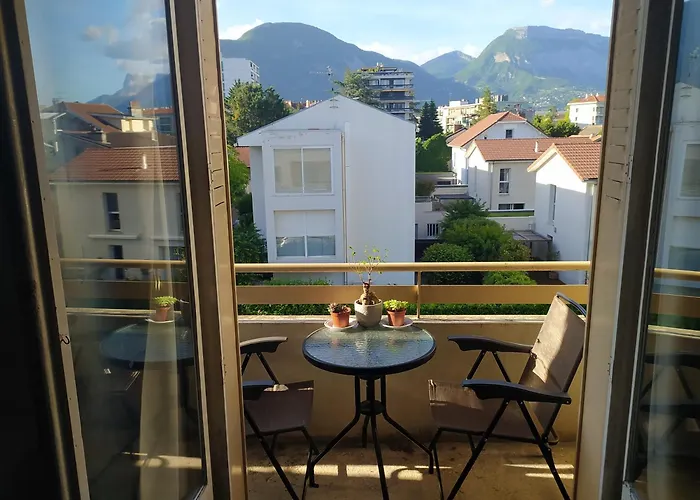 Private Room In Shared Apartment *