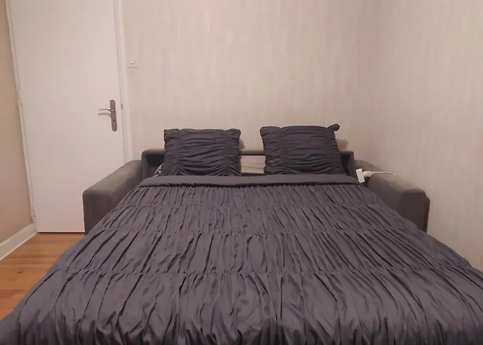 Private Room In Shared Apartment *