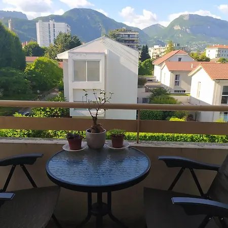 Private In Shared Apartment